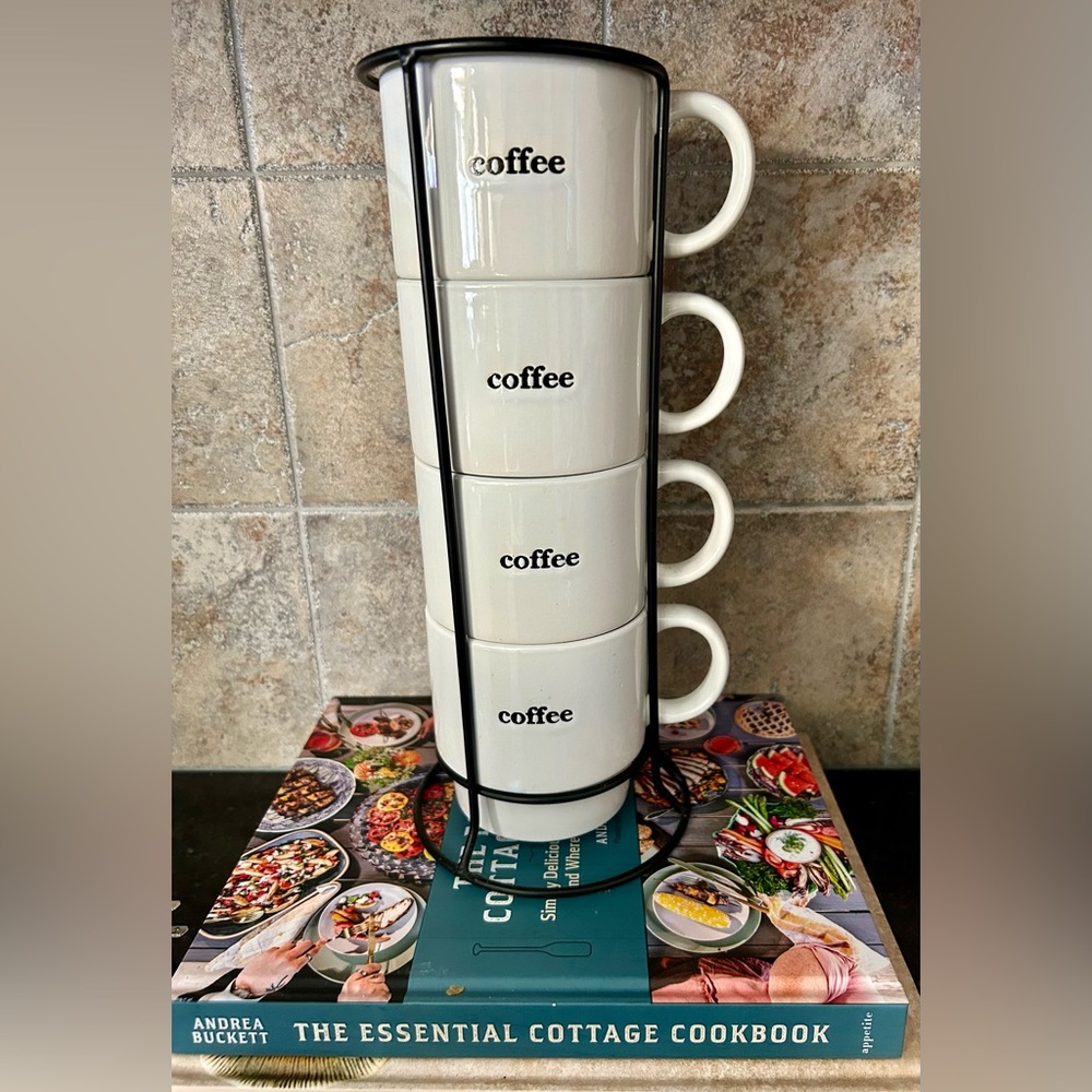 Coffee Cups Set of 4 on its rack - Good Condition
